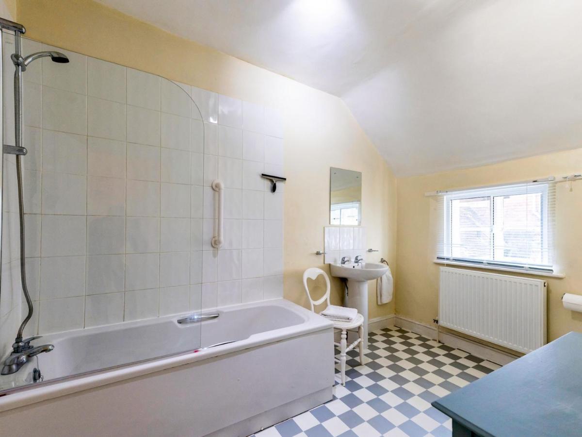 Pass The Keys Cosy 2 Bedroom Victorian Cottage Ludlow Luaran gambar
